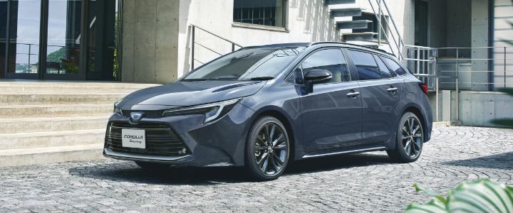 CROWN 車両本体価格・グレードを見る