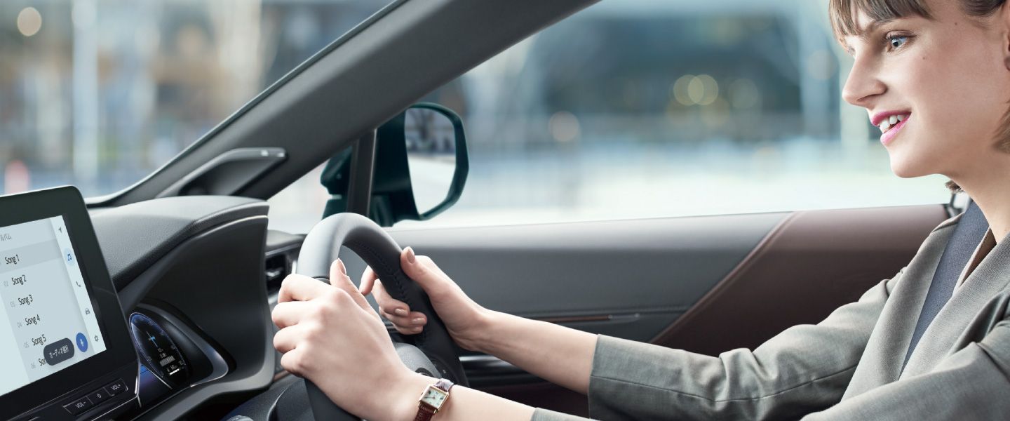 車両本体価格・グレードを見る
