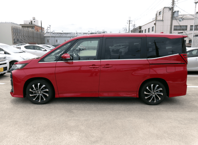 トヨタ認定中古車になります。まるごとクリーニングで見えない部分もまるごと洗浄しております