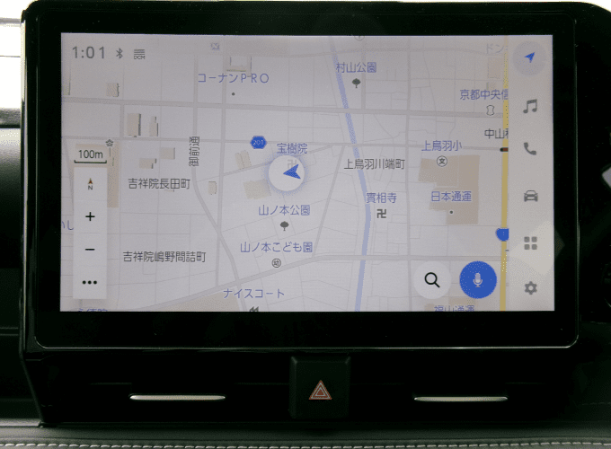 メーカーオプションの10.5インチディスプレイオーディオ（コネクティッドナビ対応）Plus付きです。