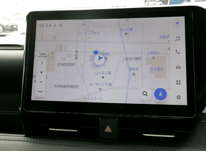 メーカーオプションの10.5インチディスプレイオーディオ（コネクティッドナビ対応）Plus付きです。