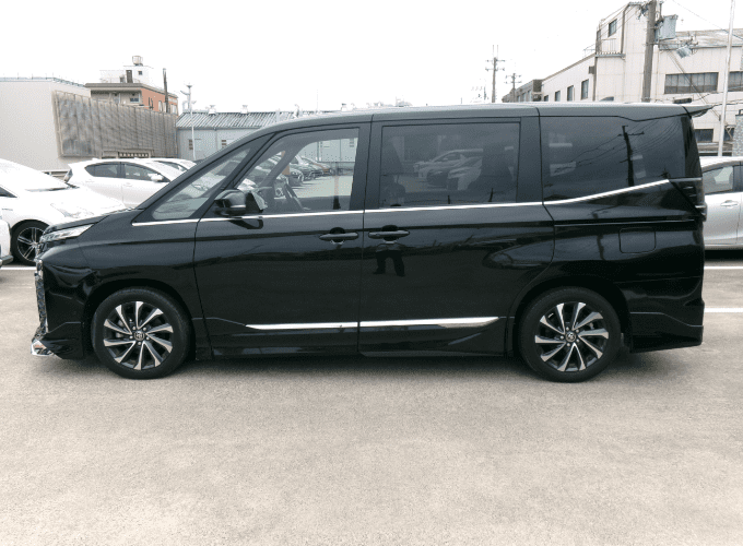 トヨタ認定中古車になります。まるごとクリーニングで見えない部分もまるごと洗浄しております