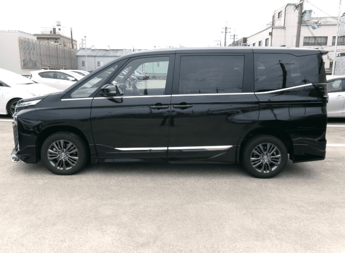 トヨタ認定中古車になります。まるごとクリーニングで見えない部分もまるごと洗浄しております